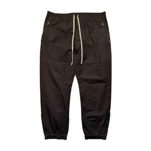 Zippered adjustable waist pant